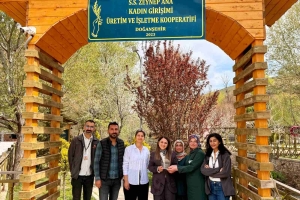 Hayata Destek Derneği Tarafından kooperatifimize Plaket takdim edildi 