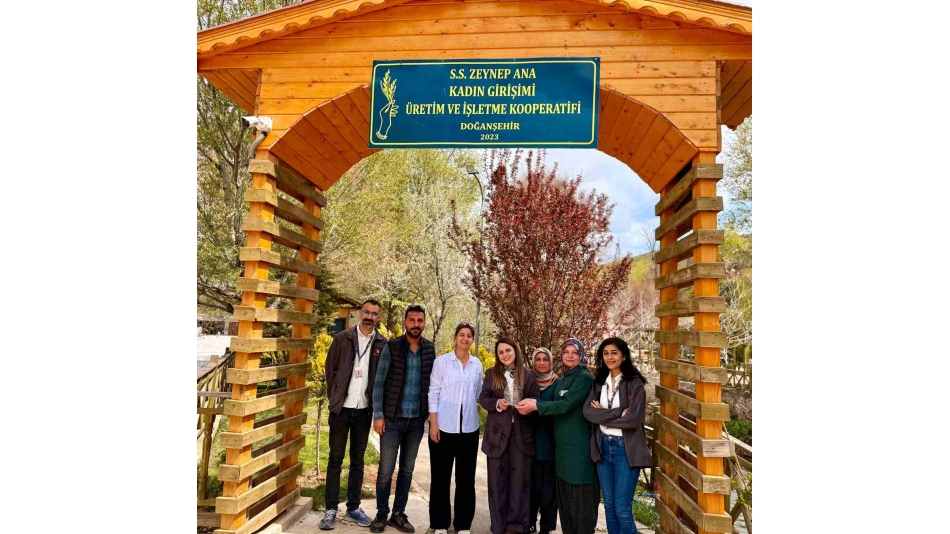 Hayata Destek Derneği Tarafından kooperatifimize Plaket takdim edildi 